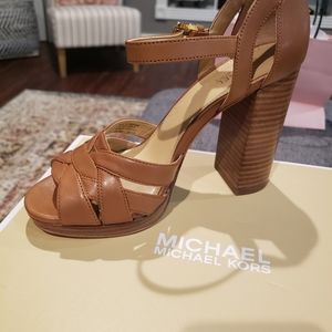 Michael Kors Annaliese Acorn Heels size 6